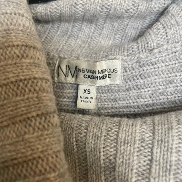 CASHMERE SPLIT NECK CAPLET- NEIMAN MARCUS - Picture 3 of 6